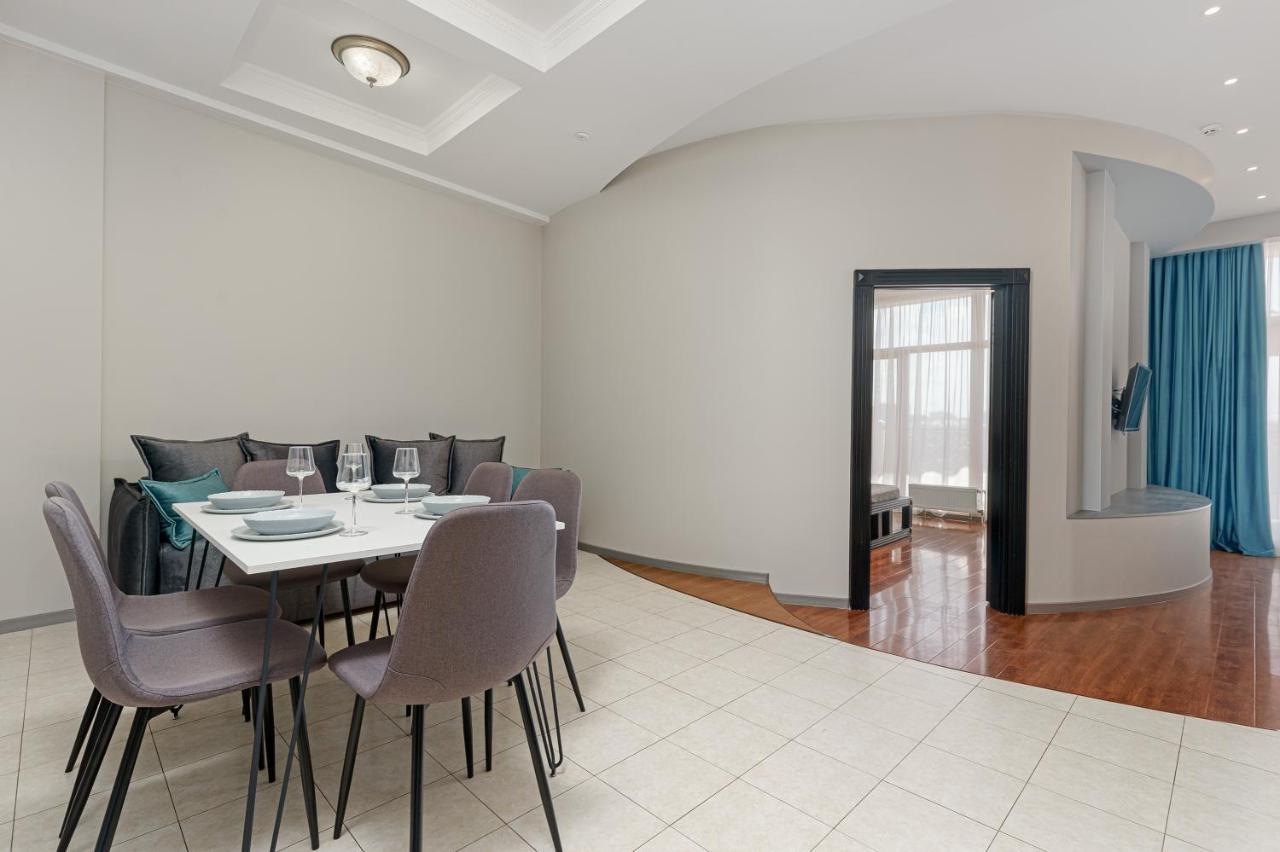 Arcadia Palace 2-Bedrooms Apartment With Terrace Odessa Luaran gambar
